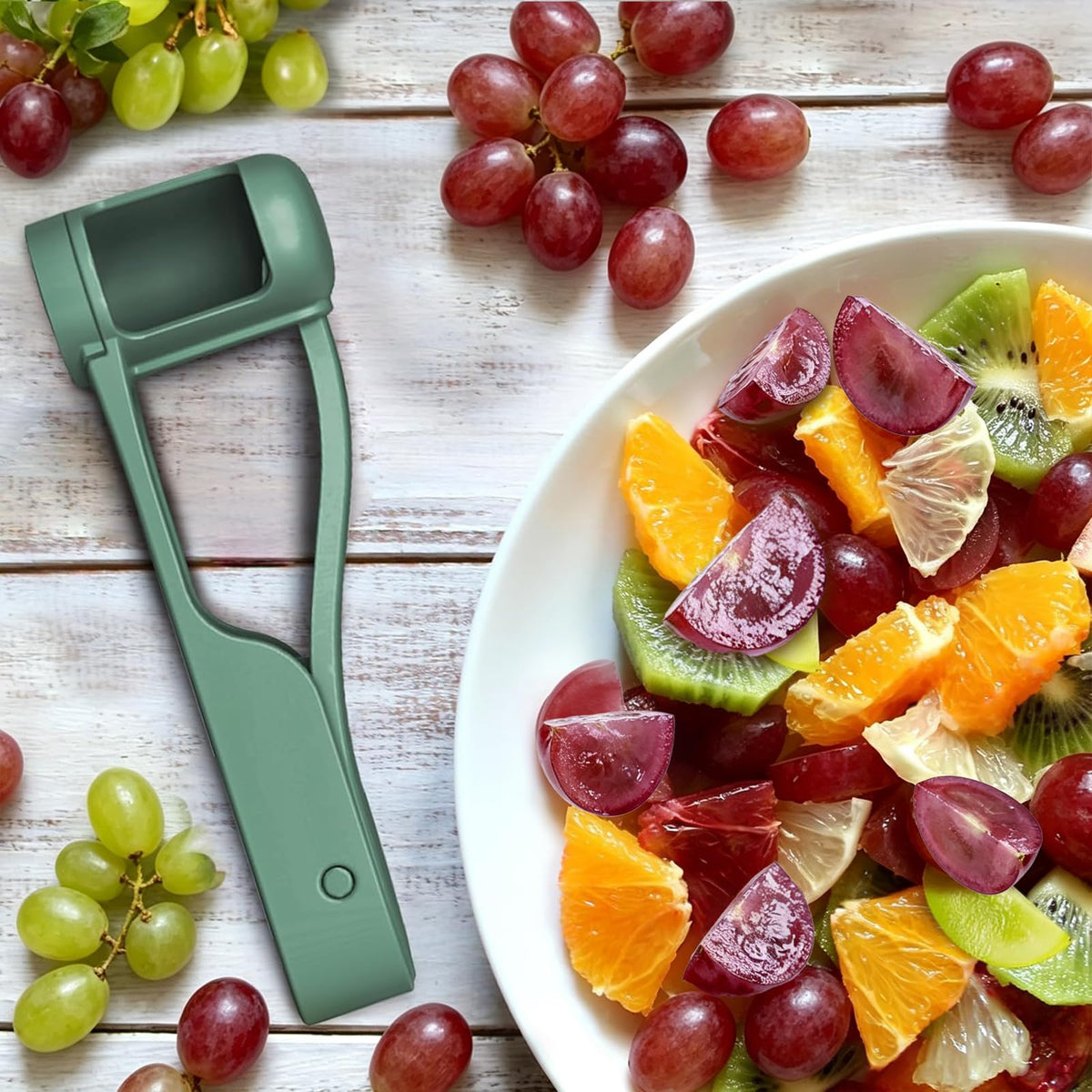🍇 One-Press Grape Quartering Slicer – Fast 4-Way Cutter for Small Fruits