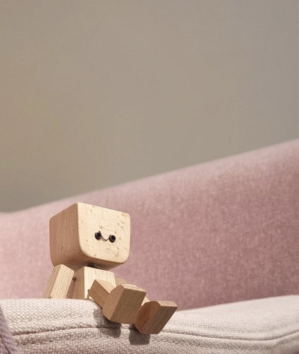 🪵Wooden Decorative Figure | Movable Rocking Design, Interchangeable Faces, Art Tabletop Ornament